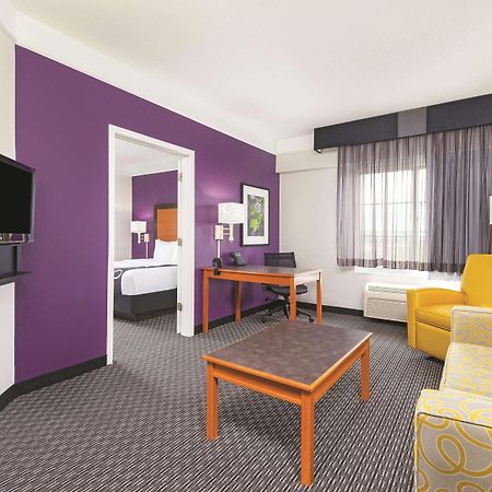 Hotel La Quinta By Wyndham St. Louis Westport Maryland Heights Exterior foto